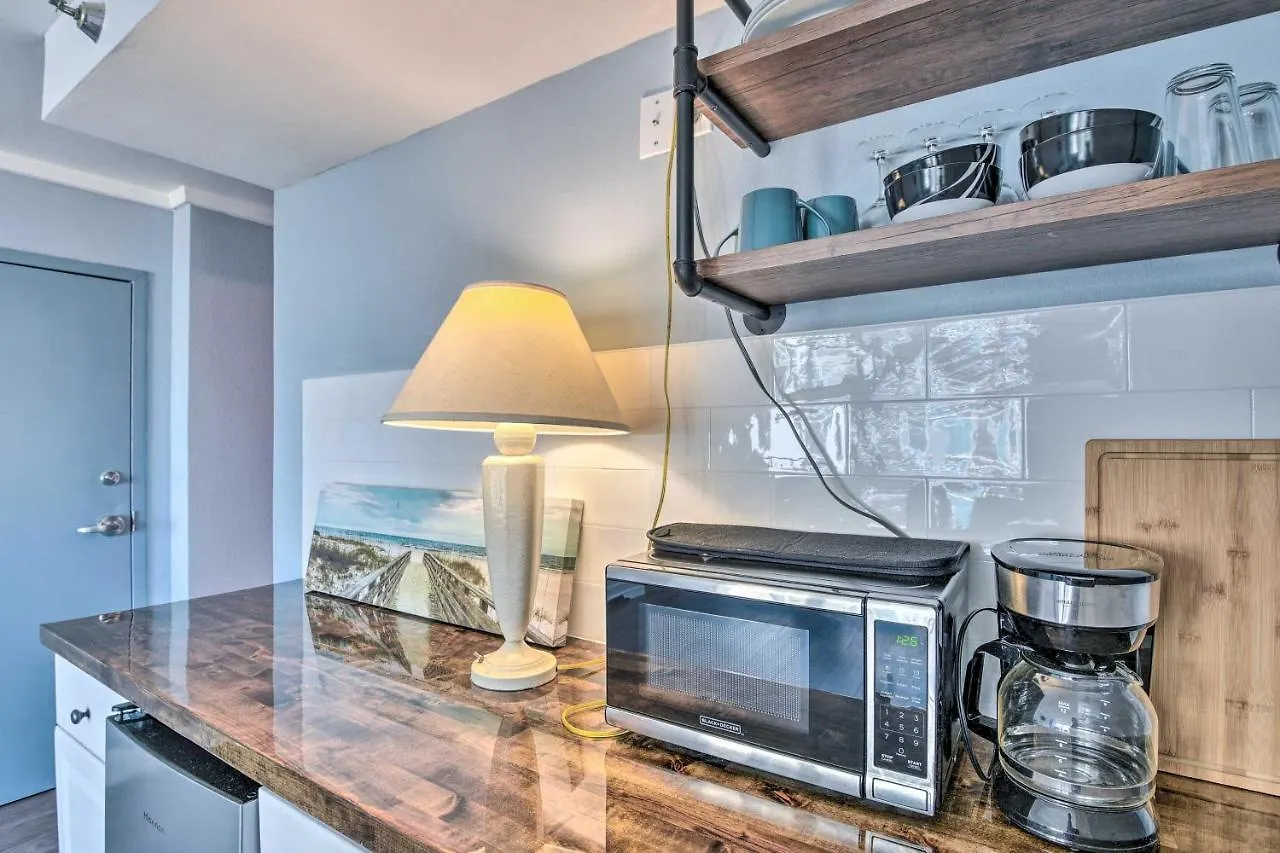 Beachfront Daytona Studio, Close To Parks! Daytona Beach