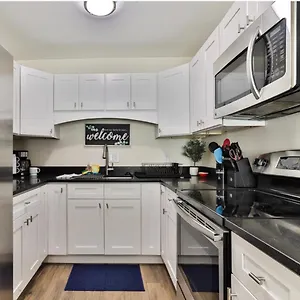 Apartment Lovely 2 Bedroom 1 Bathroom Minutes From The, Daytona Beach